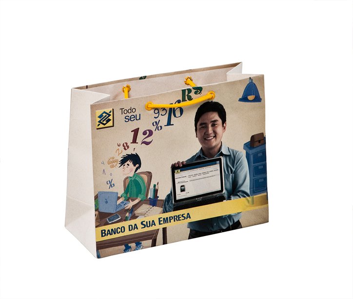 Demonstração das vantagens das sacolas customizadas com logotipo: marketing móvel, branding, qualidade de impressão e experiência do cliente